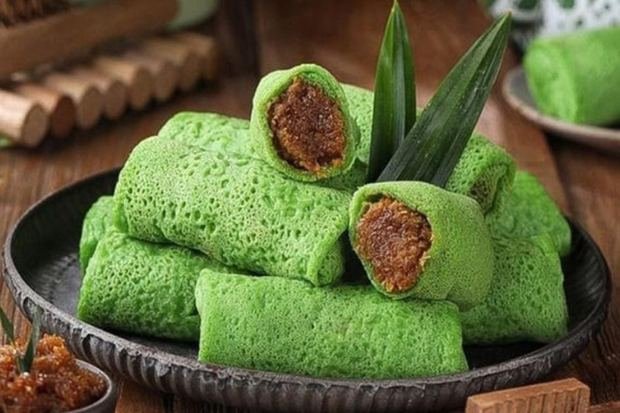 Cara membuat kue dadar gulung isi kelapa