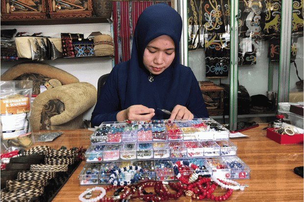 Mengapa Komunitas Pengrajin Aksesoris Penting?