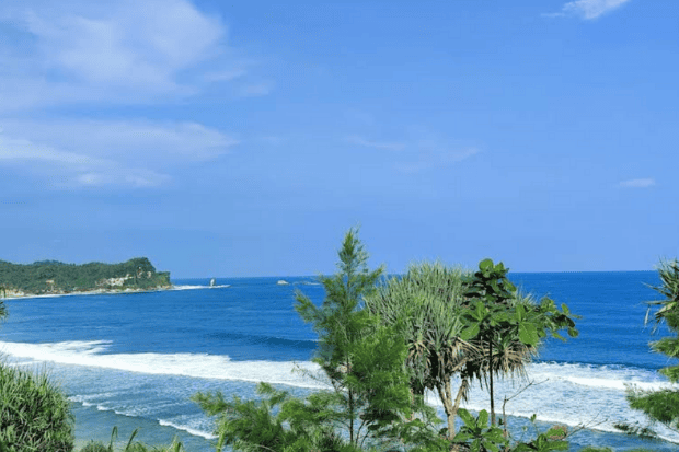 Aktivitas Seru di Pantai Nampu