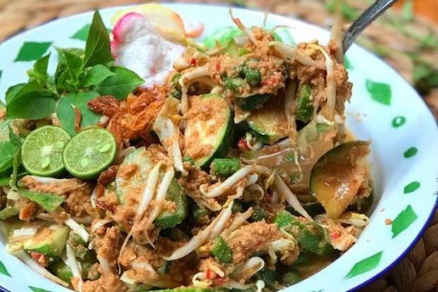 Bumbu kacang karedok khas Bandung