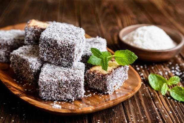 Ciri khas kue lamington tradisional