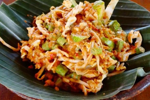 Karedok sayuran mentah khas Jawa Barat