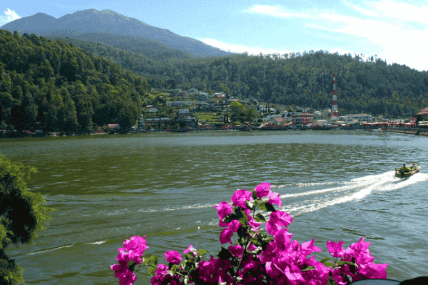 Keindahan Alam Telaga Sarangan