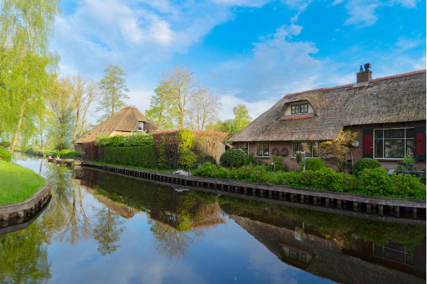 Pesona Arsitektur dan Pemandangan