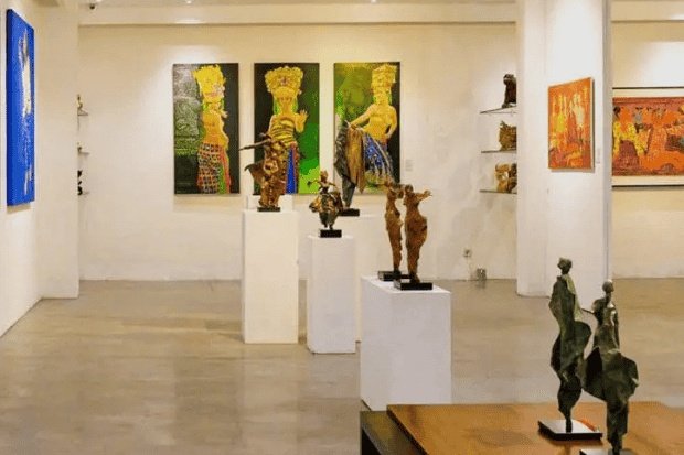 Ruang Seni yang Tenang dan Penuh Karakter