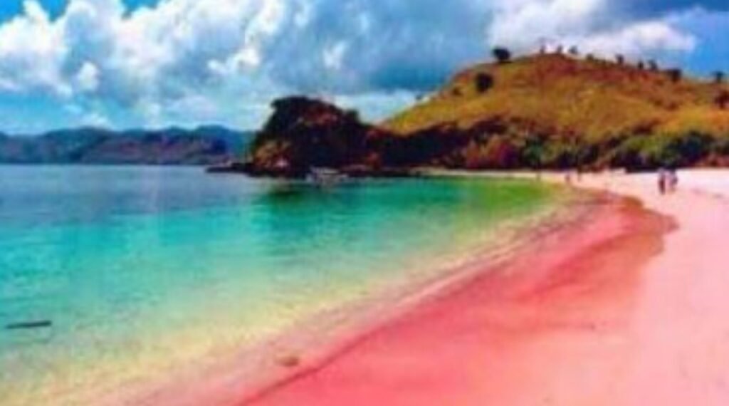 Harga Tiket Pantai Tiga Warna yang Terjangkau