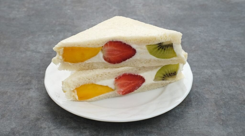 Kenapa Sandwich Buah Jadi Favorit Baru Anak Muda?