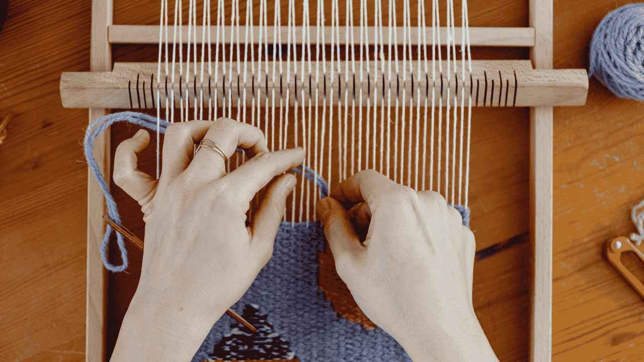Komunitas Menganyam Rotan & Bambu di Tengah Gempuran Produk Modern