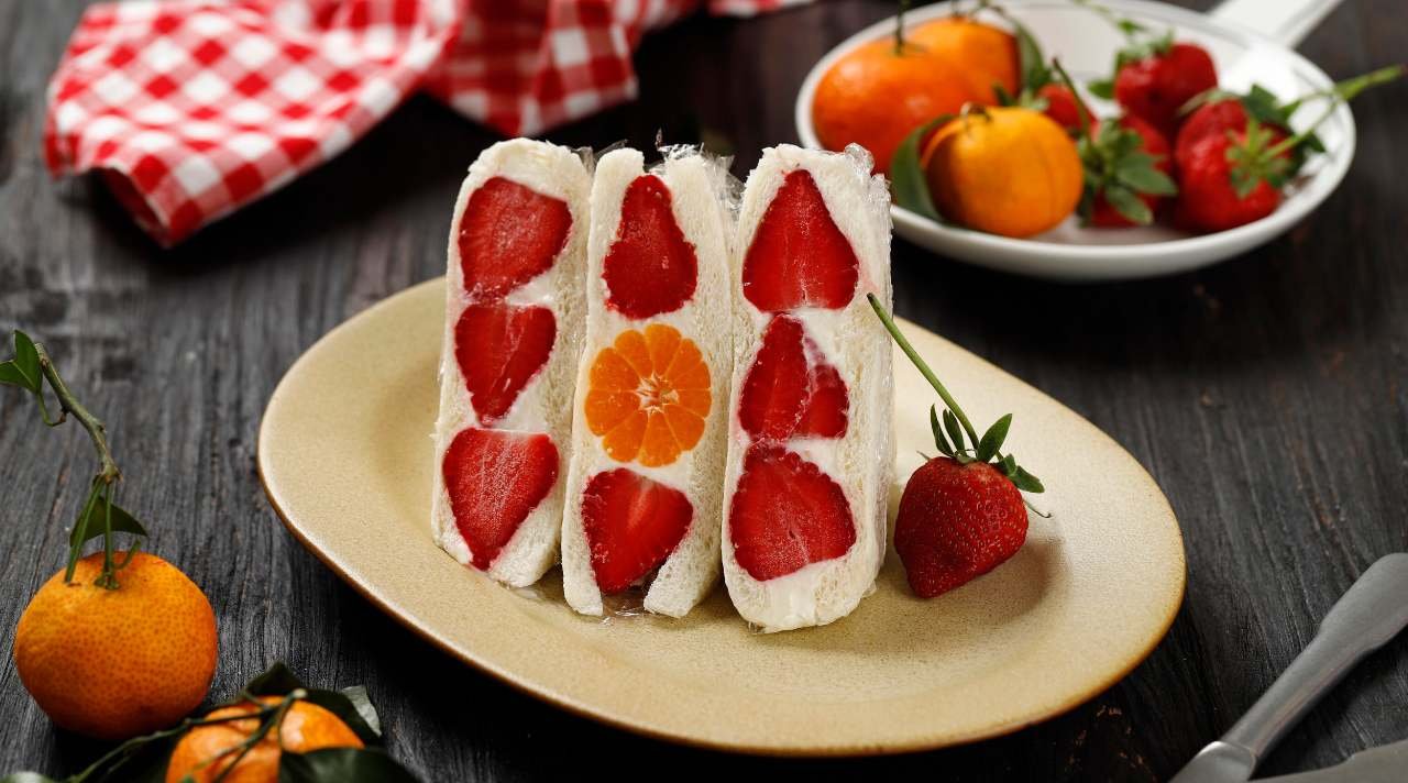 Sandwich Buah yang Segar dan Sehat untuk Teman Santai