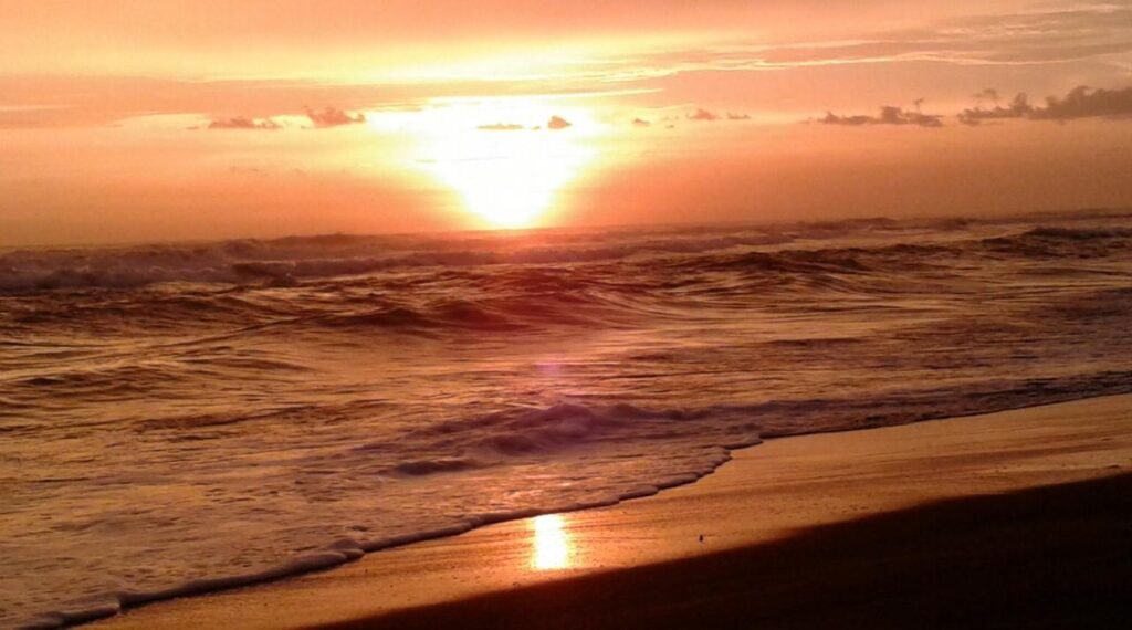 Waktu Terbaik Menyaksikan Sunset Pantai Parangtritis