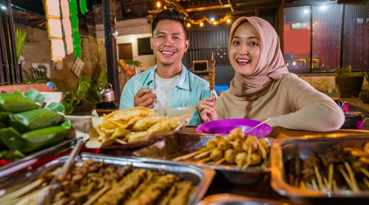 Warung Angkringan Tempat Nongkrong dan Peluang Usaha