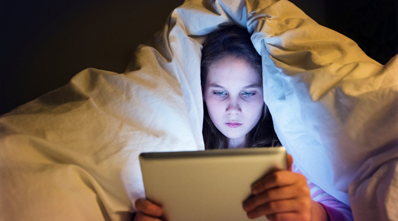 Apakah Tidur Larut Malam Mengganggu Kecantikan Kulit