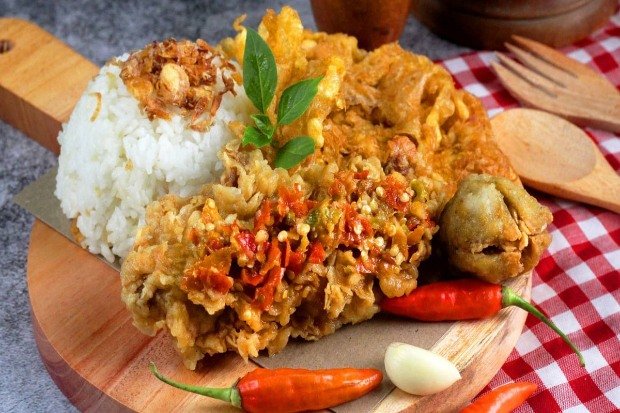 Level Pedas Ayam Geprek yang Selalu Jadi Pertarungan Seru