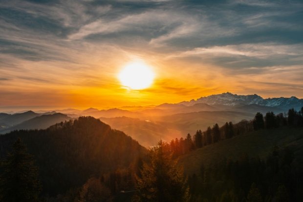 Lingkungan Pegunungan yang Mendukung Kebersihan Udara Secara Alami