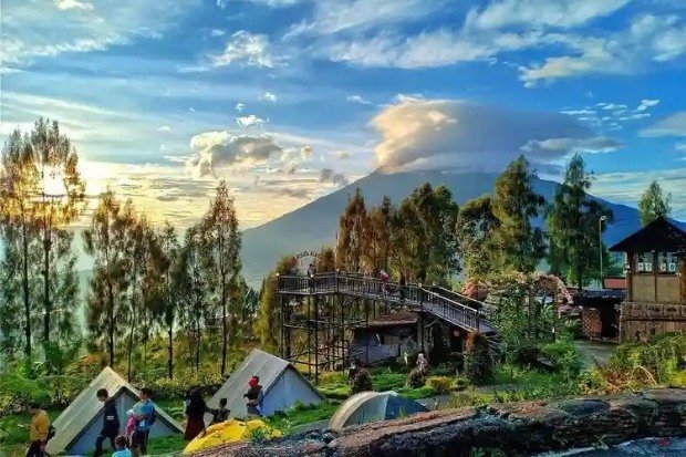 Pesona Posong Sindoro Sunrise yang Ikonik