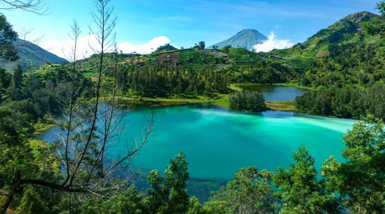 Telaga Warna Wonosobo Pesona Danau Berubah Warna di Dataran Tinggi Dieng