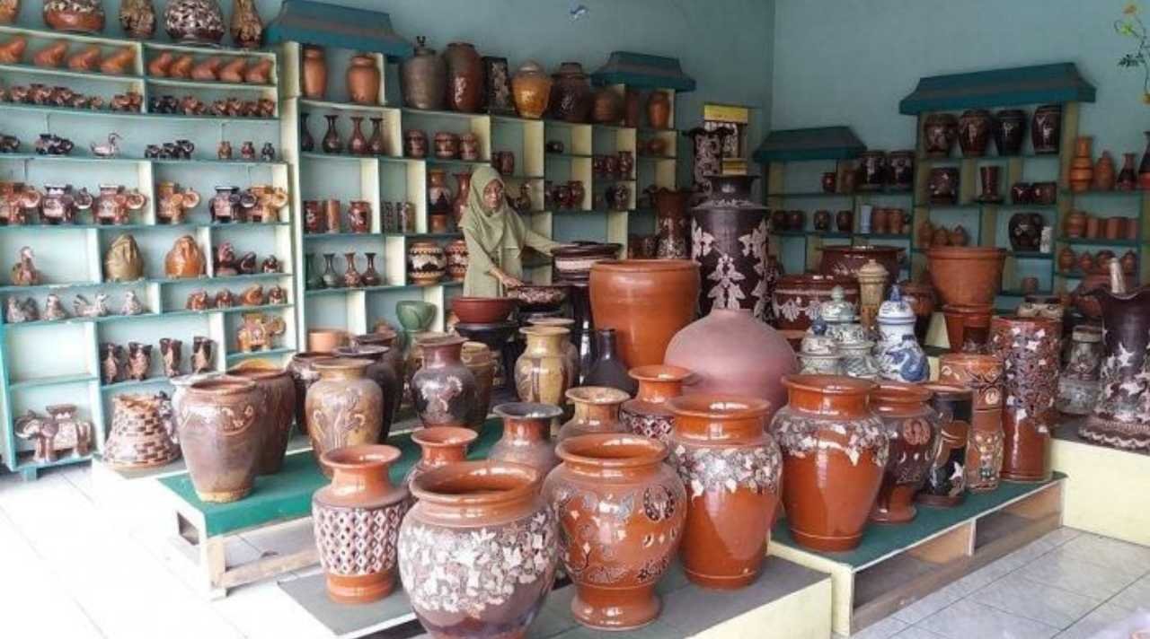 Kampung Keramik Klampok Surga Kerajinan Tradisional Jawa Tengah