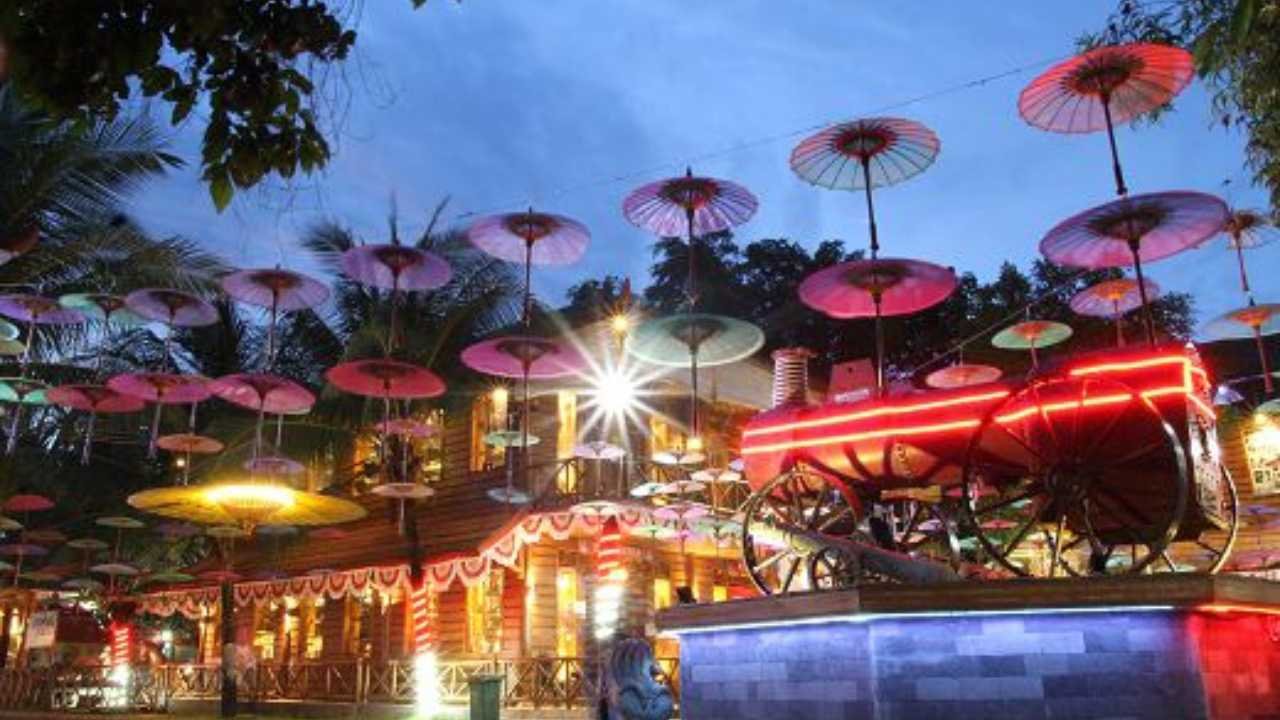 Pantai Tongaci Destinasi Wisata Alam di Singkawang