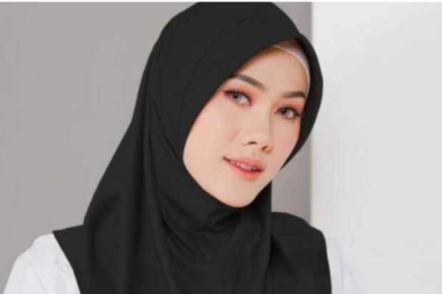 Kerudung model instan (bergo)
