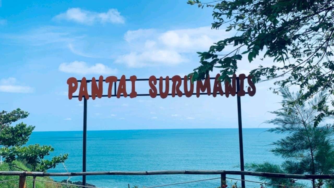 Wisata Alam Pantai Surumanis