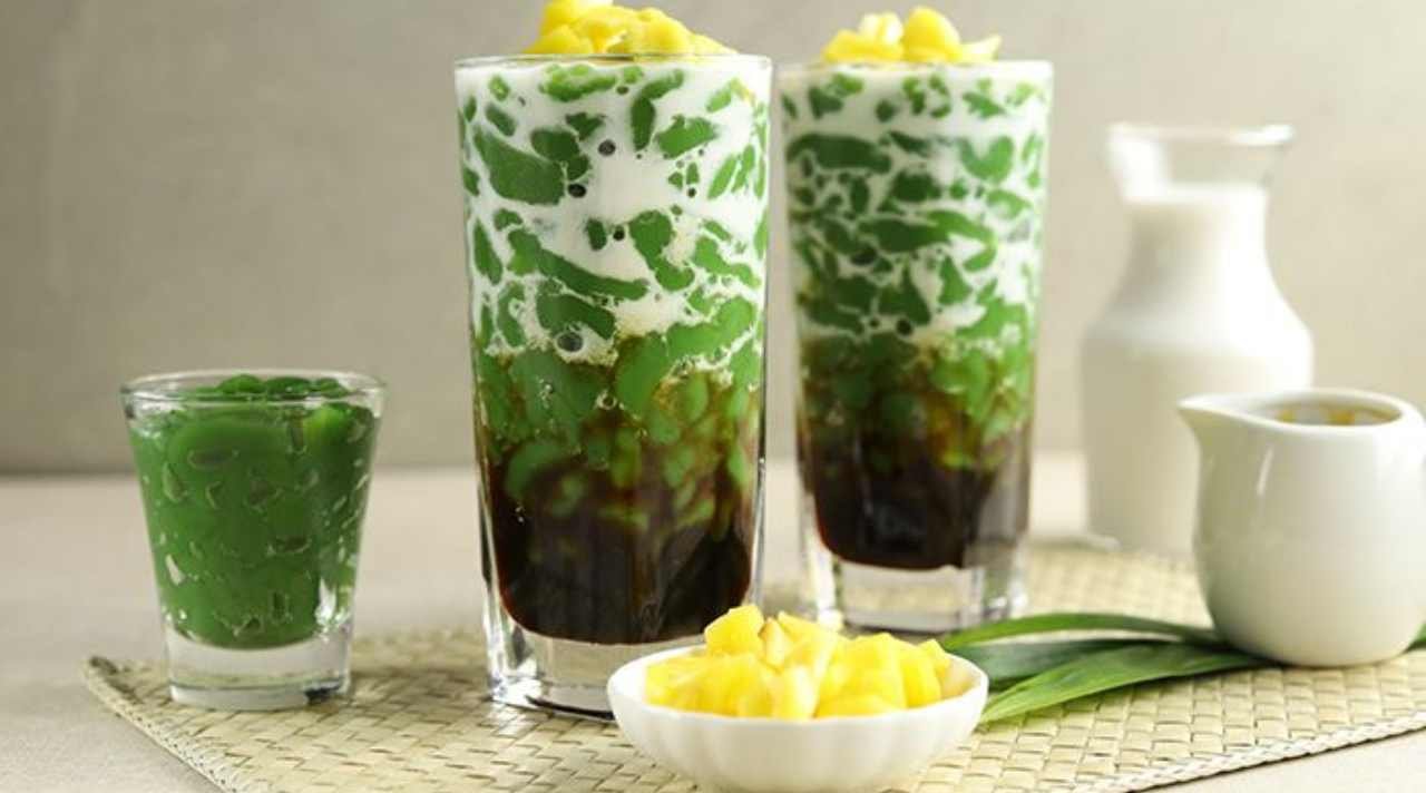 es dawet minuman tradisional dengan cendol dan santan