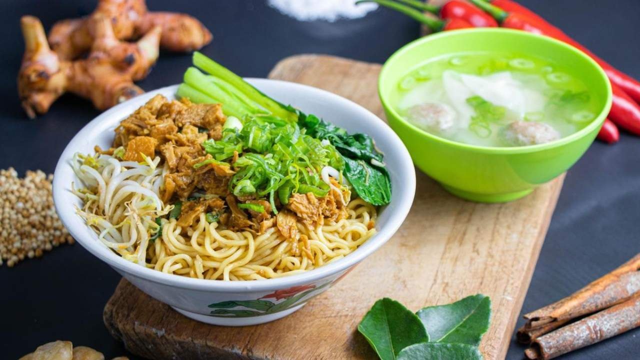 Mie Ayam Kuliner Favorit yang Selalu Menggugah Selera