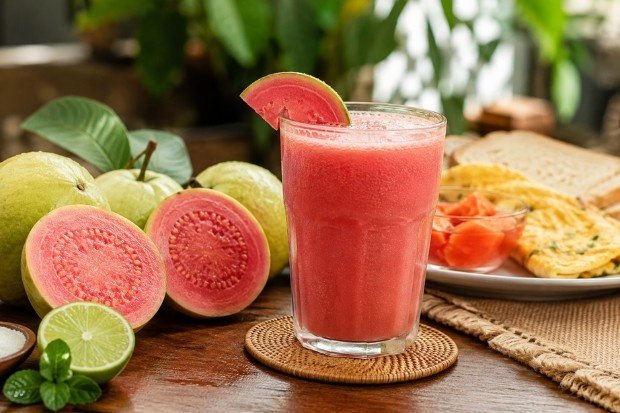 Mengapa Olahan Jambu Biji Terasa Menyegarkan