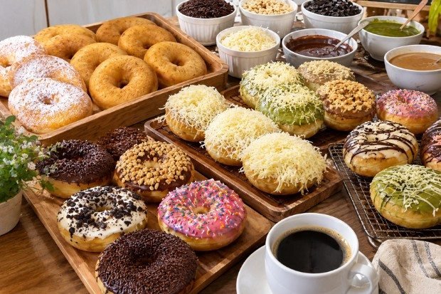 Tambahkan Topping Favoritmu ke Donat Kentangnya